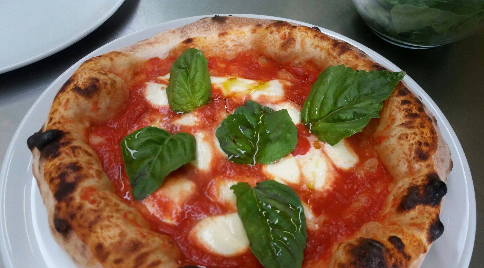 неаполитанская пицца отличается от классической фото 111
